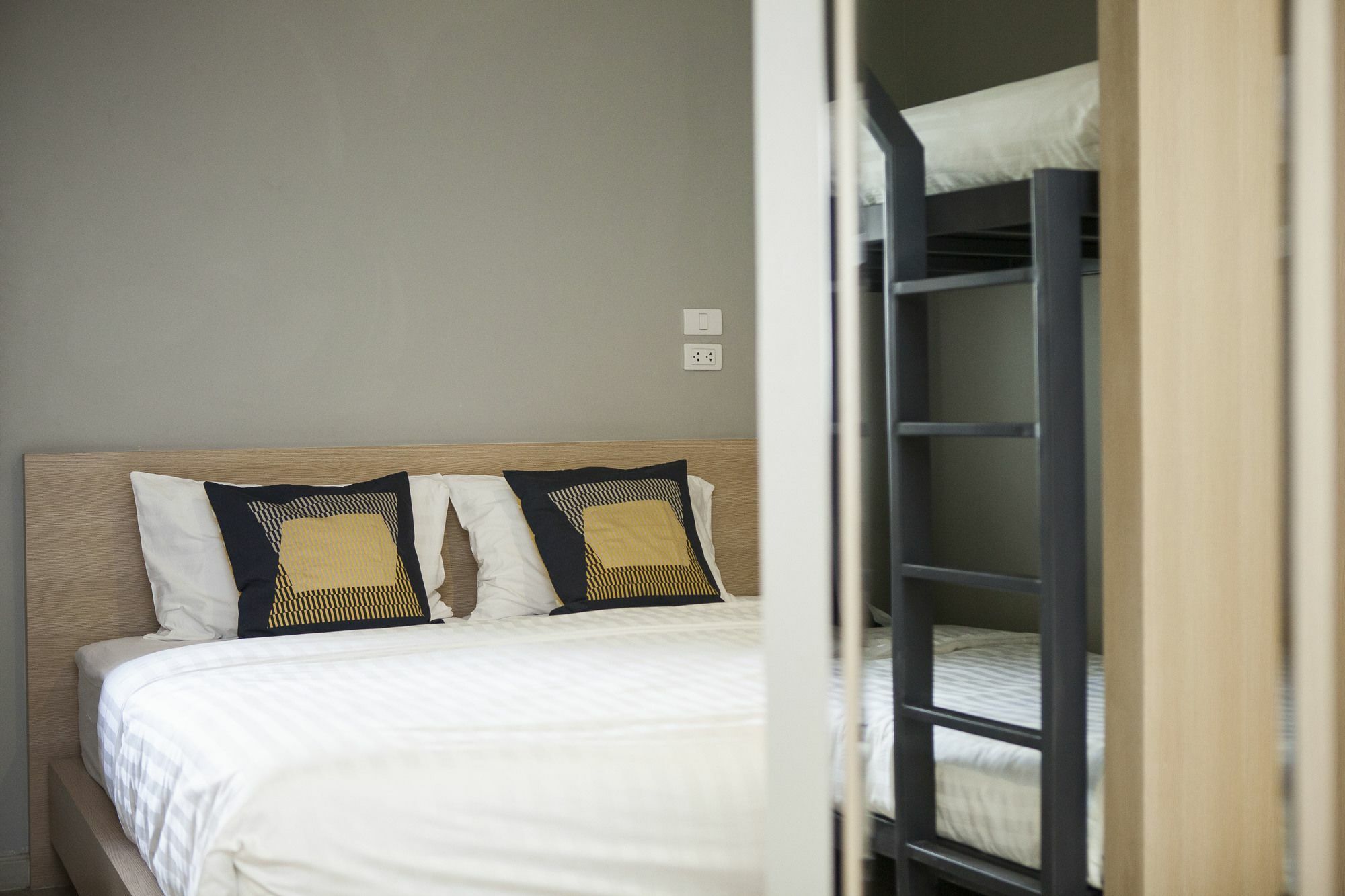 Gn Luxury Hostel Bangkok Dış mekan fotoğraf